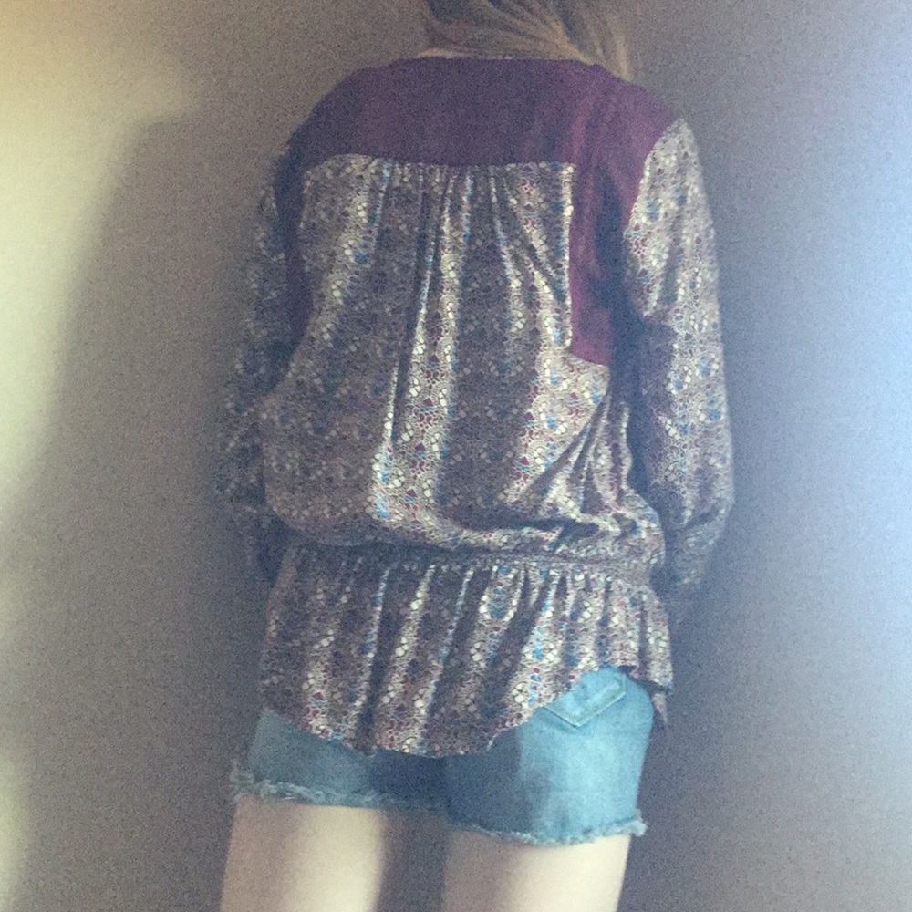 blouse - Picture 2 of 3